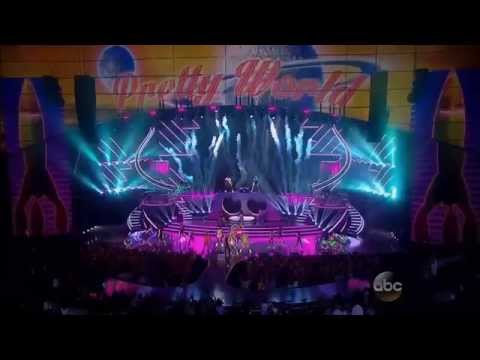 BRITNEY & IGGY - Pretty Girls Live  BBMA 2015 (HD)