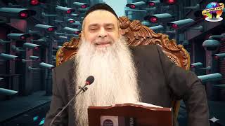 אדם שלא אומר לאשתו שהיא הכי יפה בעולם הוא רוצח! #הרב_רפאל_זר בסרטון חובה! (הרב רפאל זר) - התמונה מוצגת ישירות מתוך אתר האינטרנט יוטיוב. זכויות היוצרים בתמונה שייכות ליוצרה. קישור קרדיט למקור התוכן נמצא בתוך דף הסרטון