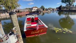 1967 Chris Craft 25’ Sea Hawk Sportsman Docking