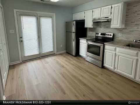 RE/MAX Realty Professionals - 648 E Sherwood Hills Drive