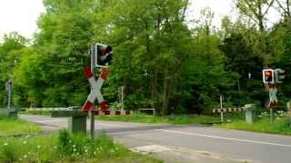 preview picture of video 'Spoorwegovergang Gronau, Bahnübergang/ Railroad Crossing/ Level Crossing'