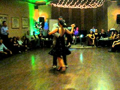 SAVAS KARAOGLAN y OZGE OZKAN - Juan D'Arienzo - El Flete - Tango
