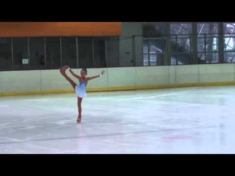 1 Oliwia STROKOSZ FS solistki brazowa Zawody Mikolajkowe 2013