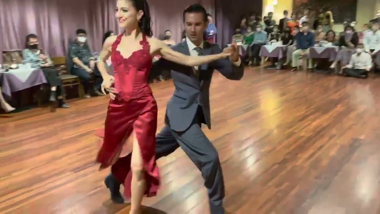 Pelin and Miguel Calvo - Milonga Luminoso- 03 Milongueando en el 40