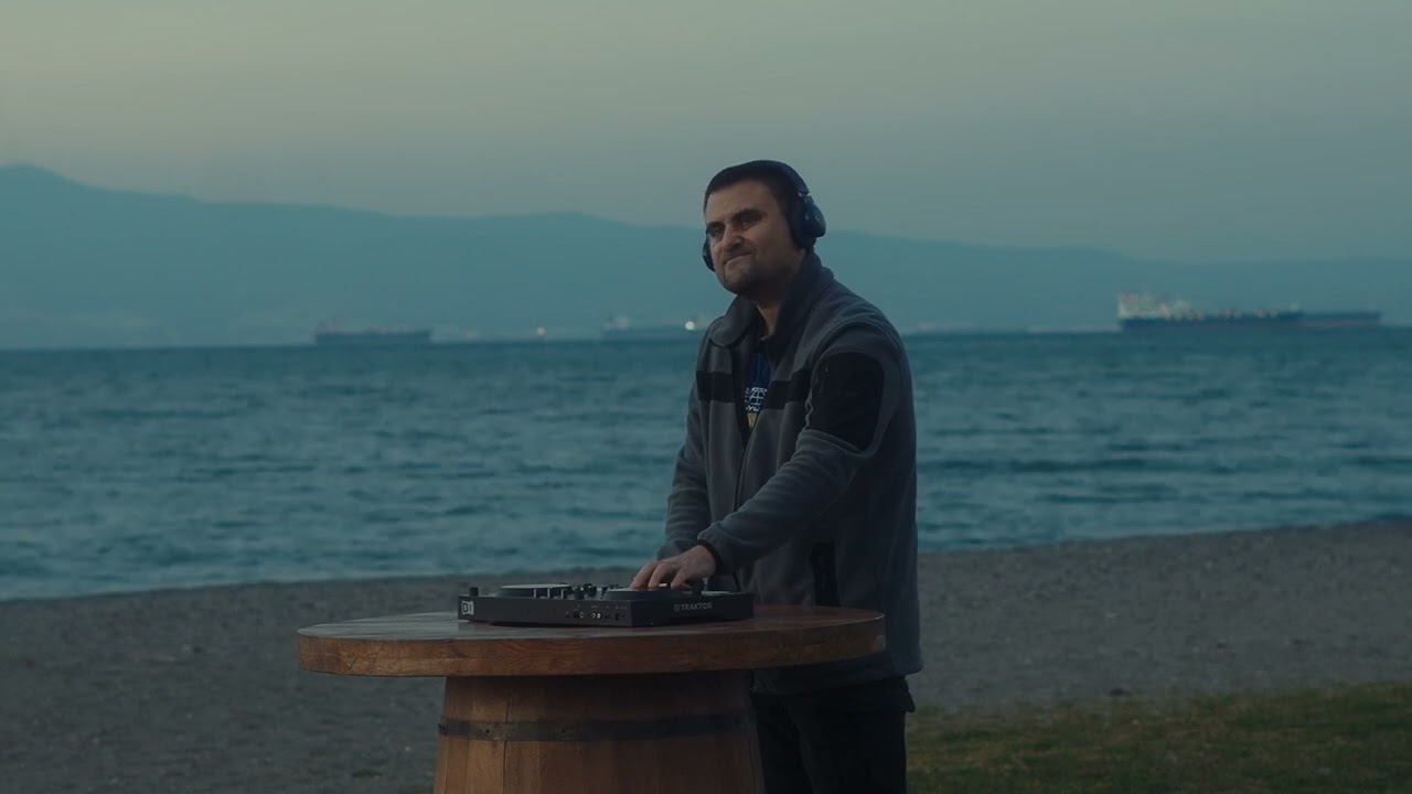 Ayağa Kalk - DJ Mahmut Deep House