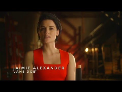 Batman v Superman: Dawn of Justice (Viral Video 'Who Will Win? by Jaimie Alexander')