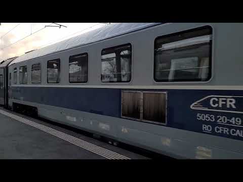 Mediaş: R 3085 train. Locomotive 40-0512-6, wagons 20-49 212-5 + 20-49 214-1