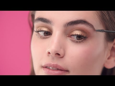 How to Get this Metallic Eyeshadow, Bright Lips and Glowy Skin Look – CHANEL Makeup Tutorials