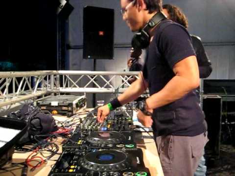 Hardsoul LIVE (Roog & Greg van Bueren, Glen Helder) @ Island Samba 2009