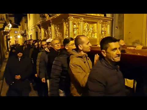 Momenti di Preparazione ai Riti della Settimana Santa 2023 Paternò Uscita del Fercolo Cristo Morto.