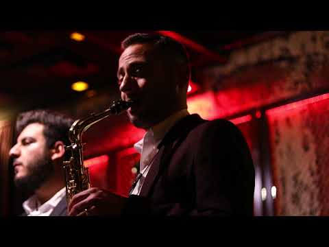 Sona Gyulkhasyan & The Rafael Petrossian Quintet - Santa Claus Is Coming To Town