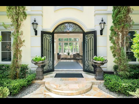 The Jills Zeder Group presents 8010 Ponce De Leon Rd, Coral Gables, FL 33143, USA