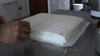 torta a libro x ricorrenze