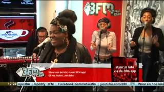 Sarah-Jane - 3FM Koffiemeisje | piano versie van Letter to the Moon