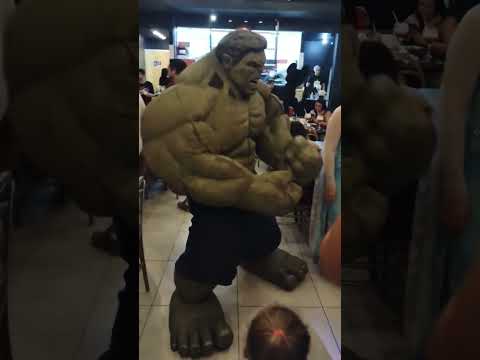 Hulk dançando desenrola, bate, joga de ladin. #shorts #hulk  #desenrolabatejogadeladin 🧟‍♂️🎶