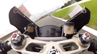 preview picture of video 'Moto panigale Magny Cours F1 29 aout 2014 série 4 sur 7'