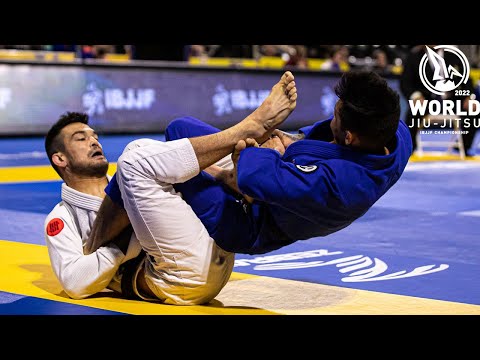 Isaac Doederlein v Samuel Nagai / World Championship 2022