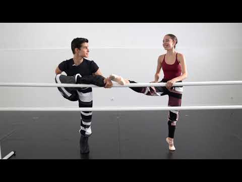 António Casalinho wears the Só Dança warm-up RDE-2242.