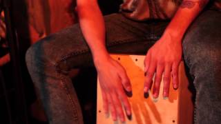 Niña Voladora - Juanito Makandé (directo en el Candela)