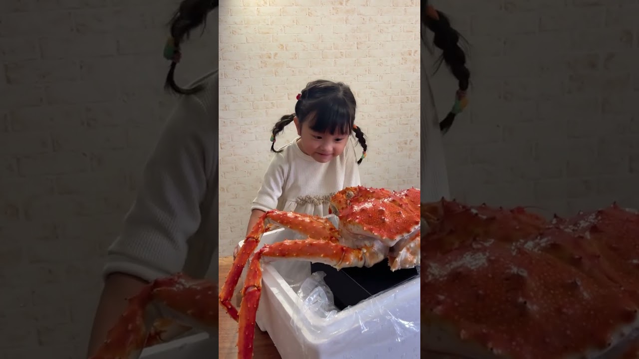 カニさんとお友達になったののちゃん🦀