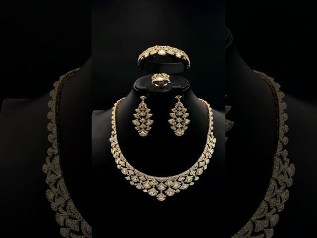 طقم زيركون ذهبي أنيق بإصدار خاص دقة الماس 5 قطع بضمان على اللون