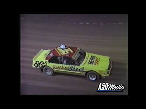 Modified Production: Heat 1 Battle Raymont, McClure and Kennedy - Mildura Speedway [Classic]