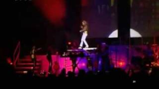 Anastacia - &quot;The way I see it&quot; and &quot;One day in your life&quot; (Heavy Rotation Tour) GQ