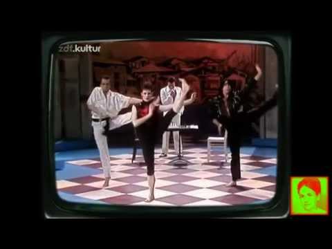 download lagu mp3 mp4 Murray Head One Night In Bangkok Live Na Sowas 1984, download mp3 Murray Head One Night In Bangkok Live Na Sowas 1984 free download mp3, download mp3 Murray Head One Night In Bangkok Live Na Sowas 1984
