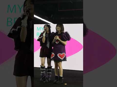 Fahsai Paintbrush - My Bestie [Fancam] B.B.Show MBK (04012023)