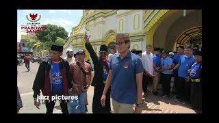 preview picture of video 'Sandiaga Uno Laksanakan Sholat di Masjid Agung Sumenep'