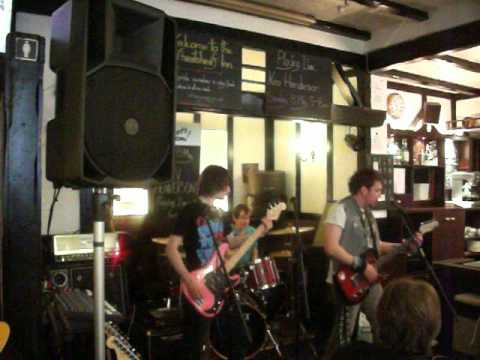 Manic Romance - Sick to My Back Teeth (Live @ The Wheatsheaf Inn, Kirkcaldy, 06/05/12)