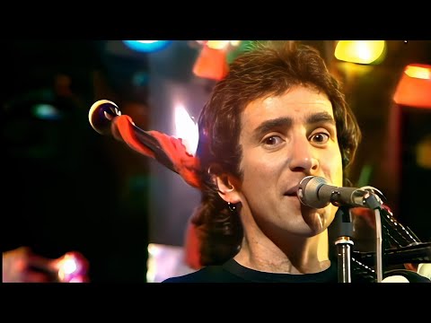 𝐀𝐂/𝐃𝐂 - 𝐈𝐭'𝐬 𝐀 𝐋𝐨𝐧𝐠 𝐖𝐚𝐲 𝐓𝐨 𝐓𝐡𝐞 𝐓𝐨𝐩 (𝐈𝐟 𝐘𝐨𝐮 𝐖𝐚𝐧𝐧𝐚 𝐑𝐨𝐜𝐤 𝐧 𝐑𝐨𝐥𝐥) - 𝐑𝐞𝐦𝐚𝐬𝐭𝐞𝐫𝐞𝐝 𝐁𝐚𝐧𝐝𝐬𝐭𝐚𝐧𝐝 𝟏𝟗𝟕𝟔