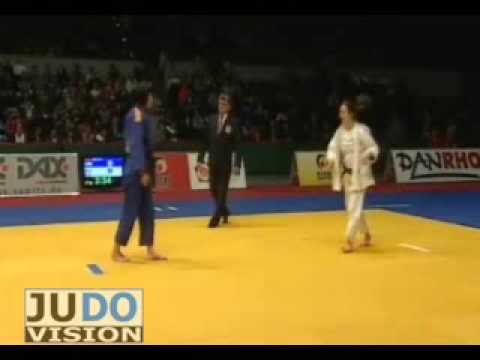 JUDO 2009 Grand Prix Hamburg: Guirong Zhu (CHN) - Corina Caprioriu (ROU)