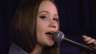 iyla performs juice at the power studio.