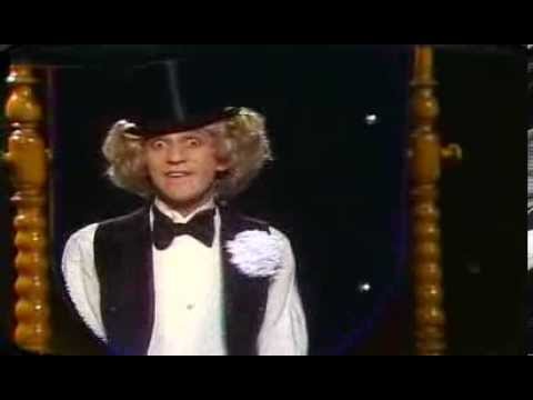 Sketch Ilja Richter mit Perücken für Schlagersänger in Disco 1975