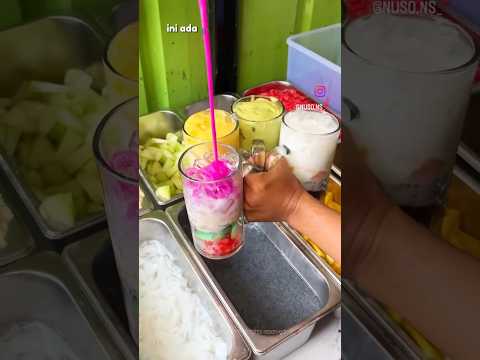 Bogor kembali viral dengan Es Teller Jumbo yang super nyegerin! 🌟 Siapa yang mau coba? 🤤