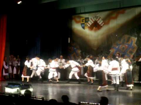 Ansamblul Romanasul Cluj- Dans din Moldova