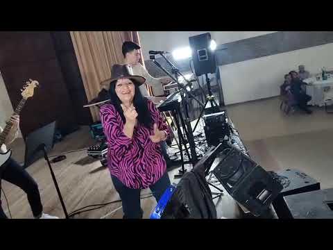 Gran ALMUERZO Y BAILE en PORTEÑA!! Gran marco de público!! Gracias por acompañarnos!!