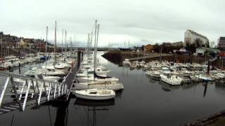 preview picture of video 'Treboul (baie de Douarnenez), le port, la cale, 30 jan 2012'