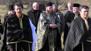 preview picture of video 'Preoţi şi coroane... (Chechiş, 12 feb. 2013)'