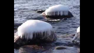 preview picture of video 'Icy sea shore in February at Hönö island'