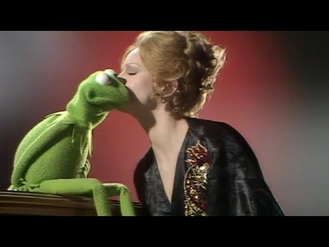 The Muppet Show - 101: Juliet Prowse - Talk Spot (1976)