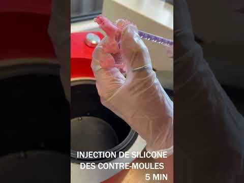 Réalisation sur place d'embouts auriculaire en silicone.