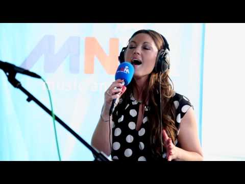 MNM: Belle Perez - El Chico de Ipanema (live tijdens De Ochtendshow)