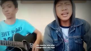 Download lagu Mundur Alon Alon - Ilux Id | Cover Awecha Entt Akustik mp3