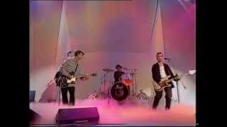 Crowded House - It&#39;s Only Natural - Top Of The Pops - Thursday 1st October 1992