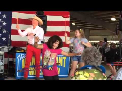 Mason and Sarah hula hooping