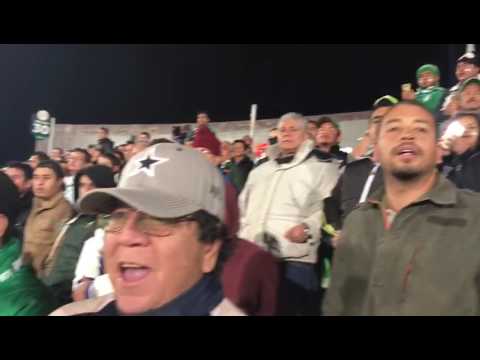 "Aficionados cantan Himno Nacional en el TSM" Barra: Los del Sur • Club: Atlético Nacional