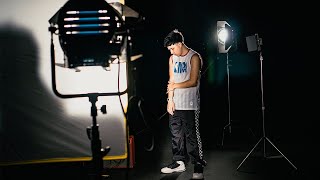 Video Tus Defectos  de Alexis Chaires