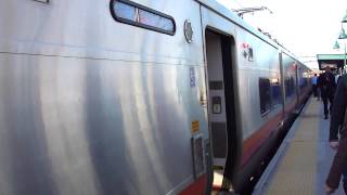 preview picture of video 'MNRR New Haven Local: Stamford bound M-8 local train @ Port Chester!'